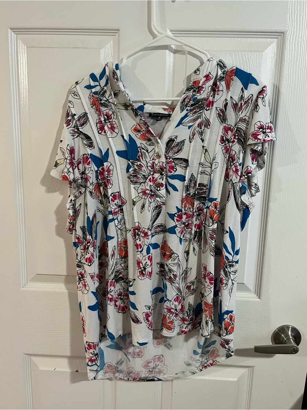 Ava & Grace Floral Button-Front Top